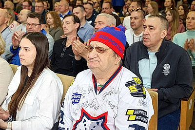 Один завод - одна команда. \"Металлург\" вновь привез Кубок Президента на БМЗ