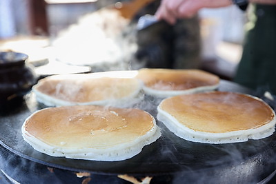 В Беловежской пуще отметили Масленицу и попрощались со Снегурочкой до следующей зимы