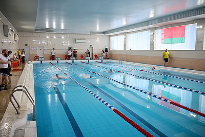 Победа над собой. Турнир по водным видам спорта \"Спешиал Олимпикс\" в Витебске собрал около 80 участников