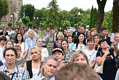 Торговля на селе и перспективы БелОМО. Лукашенко посетил Вилейский район