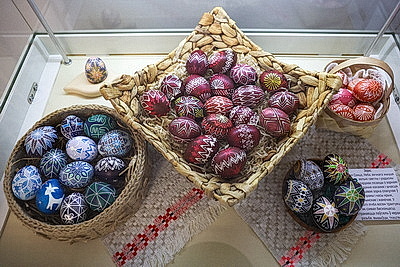 В музее Якуба Коласа представили искусство росписи яиц