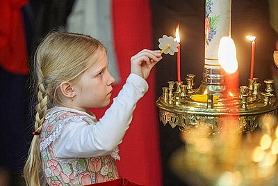 Благодатный огонь от храма Гроба Господня доставили в Гродно