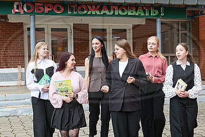 Молодые специалисты по всей стране прибывают на свои первые рабочие места