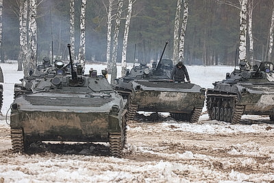 Контрольные стрельбы сдают военнослужащие 11-й отдельной мехбригады