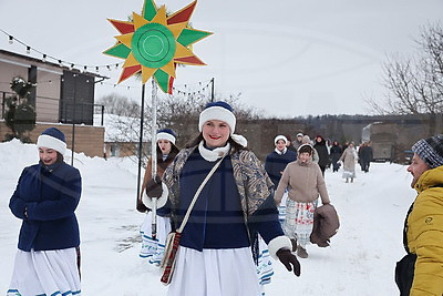 Колядное волшебство. Как в Могилевском районе встречают туристов из разных стран