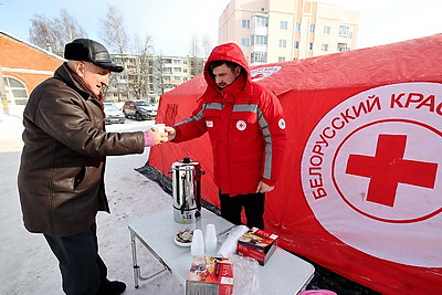 Мобильный пункт обогрева Красного Креста работает в Витебске