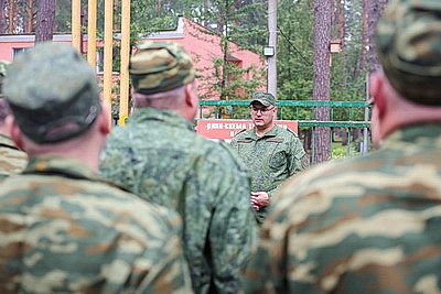 Главная задача - защищать наш дом. В Гомельской области проходят учебные сборы территориальных войск