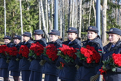 \"Пусть скорбь и печаль обернутся в мужество ваше и силу\". В Хатыни проходит всенародная вахта памяти