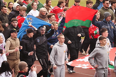 Олимпийские чемпионы провели зарядку для 3,5 тыс. студентов на минском стадионе \"Динамо\"