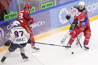 \"Юность\" всухую победила \"Металлург\" в первом матче полуфинала хоккейной экстралиги