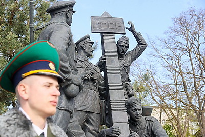 Цифровую звезду у памятника \"Советским пограничникам посвящается\" открыли в Бресте
