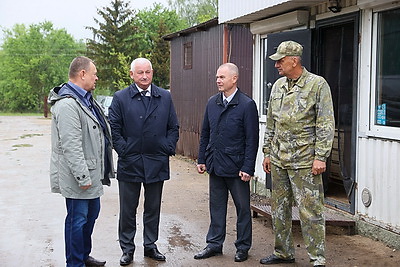 Пархомчик посетил фермерские хозяйства в Каменецком и Брестском районах
