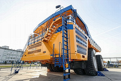 Губернатор Чукотского автономного округа ознакомился с производством БЕЛАЗа