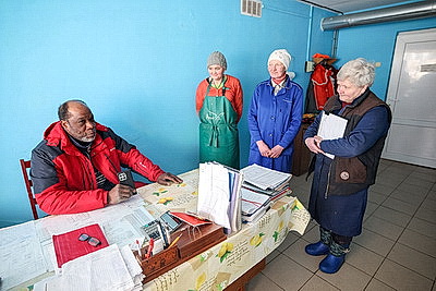 Полюбил мороз и жареную картошку. Как живет и работает в Беларуси зоотехник из Мали