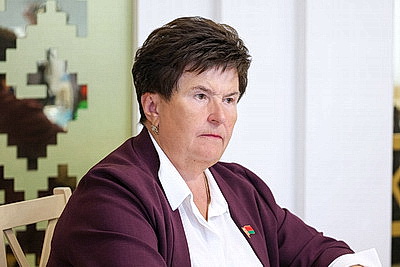Полевые работы, готовность техники и зерносушилок: Крутой ознакомился с ходом уборочной в Климовичском районе