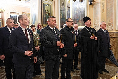 Почтить память погибших. Возложения цветов к братским могилам и мемориалам проходят в канун Дня Победы