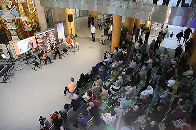 \"Малілася сэрца і голас маліўся\". Вечер памяти Владимира Мулявина прошел в Национальной библиотеке