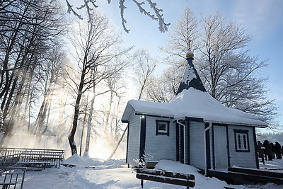 Православные верующие празднуют Крещение Господне