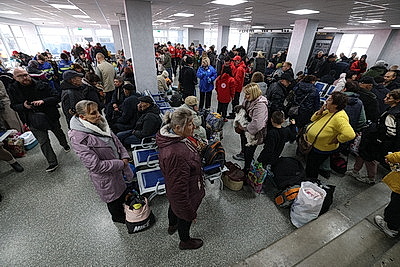 Три самолета с жителями Алешек прибыли в Беларусь