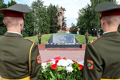 Кочанова посетила БелАЭС и ознакомилась с инфраструктурой Островца