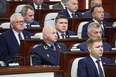 \"Максимально задействовать полномочия для реализации решений\". Сергеенко о ключевой задаче на сессию