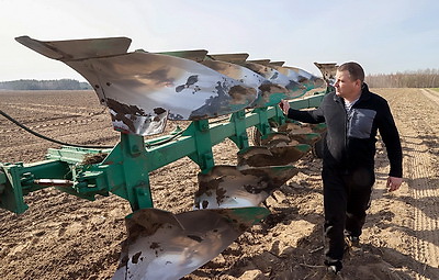 Аграрии Светлогорского района активно включились в посевную кампанию