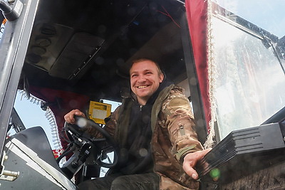 \"Погода испытывает на прочность, но мы не пасуем\". В Быховском районе активно сеют кукурузу на зерно