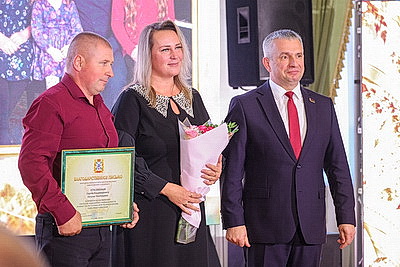 \"Настоящий жизненный подвиг\". Орден Матери вручили 17 жительницам Гомельской области