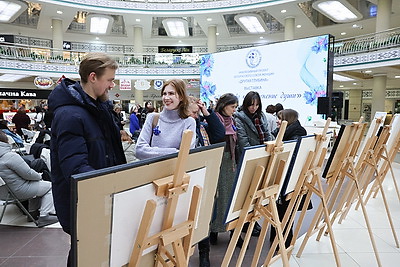 Выставку картин паралимпийцев представили в ходе проекта \"Другая глубина\" в Минске