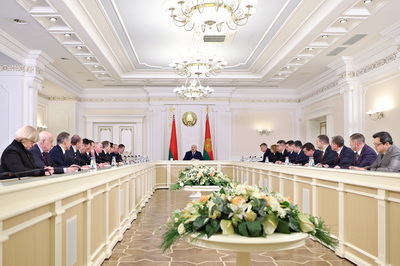 Где и как в Беларуси будут учить профессиям будущего? Вопрос стал темой совещания у Лукашенко