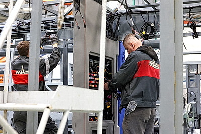 Как будут расширять автобусное производство МАЗ? Турчин ознакомился с производственными цехами