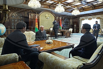 Лукашенко видит потенциал для увеличения вдвое товарооборота с Казахстаном