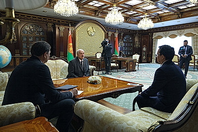 Лукашенко видит потенциал для увеличения вдвое товарооборота с Казахстаном