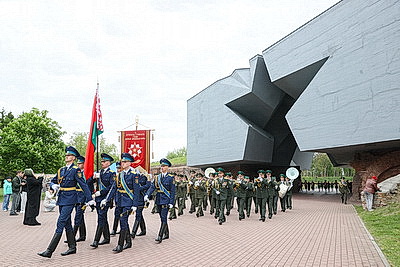 Радостно, трепетно, масштабно празднуют День Победы в Бресте