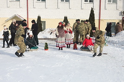 Домашние блины, конкурсы и приятные сюрпризы. В воинской части в Могилеве встретили Масленицу