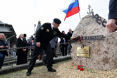 В крипту Всехсвятского храма заложили капсулы с землей и водой с мест гибели белорусов