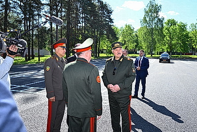Лукашенко принял участие в церемонии приведения к военной присяге в Борисовском районе