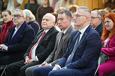 Коллекцию Валентина Елизарьева из более чем 1,4 тыс. редких изданий и документов передали НББ
