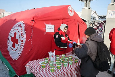 Теплая забота в мороз: волонтеры Красного Креста помогли более 3 тыс. человек в Могилевской области