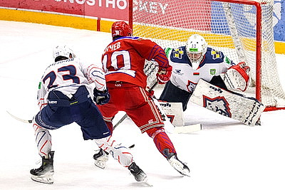 \"Юность\" всухую победила \"Металлург\" в первом матче полуфинала хоккейной экстралиги