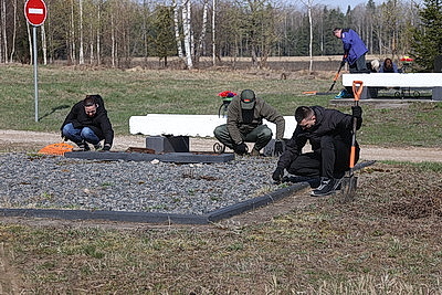 Республиканский субботник: коллектив Администрации Президента принял участие в благоустройстве мемориального комплекса и посадке леса