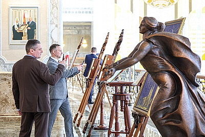 Представители предприятий-резидентов и сотрудники администрации СЭЗ \"Минск\" посетили Дворец Независимости