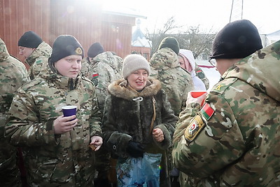 Домашние блины, конкурсы и приятные сюрпризы. В воинской части в Могилеве встретили Масленицу