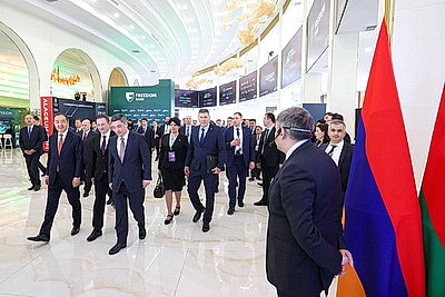 \"Индустрия 5.0: Сила взаимодействия\". Турчин принял участие в пленарной сессии цифрового форума в Казахстане