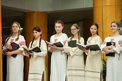 Ночные экскурсии и мастер-классы по каллиграфии: как встретили \"Библионочь\" в Национальной библиотеке Беларуси