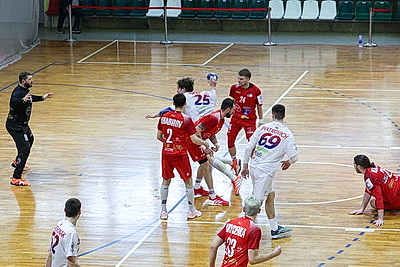 \"Мешков Брест\" и СКА победили на старте 1/2 финала чемпионата Беларуси по гандболу