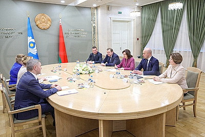 В Совете Республики прошла встреча с участниками международного туристического форума