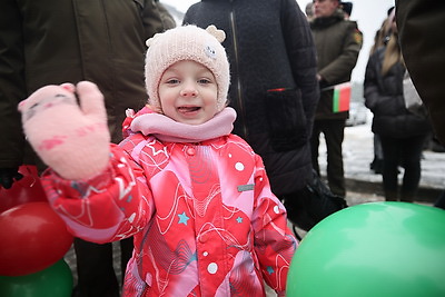 Ключи от арендных квартир получили 60 семей военнослужащих Борисовского гарнизона