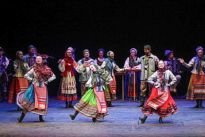 Новую театрализованную программу \"Масленка\" представил хореографический ансамбль \"Хорошки\"