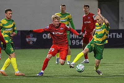 \"Неман\" вышел в лидеры футбольного чемпионата Беларуси